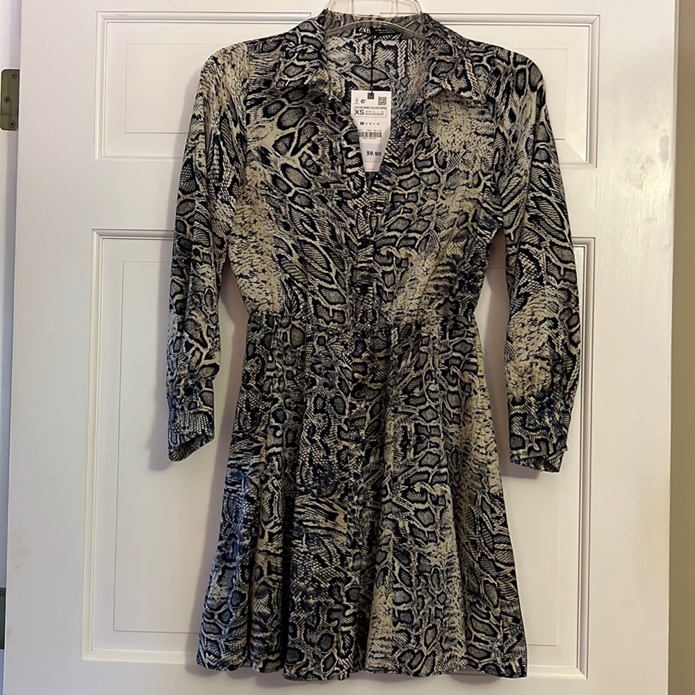 Zara dress snake skin print dark navy and cream button down elastic waist